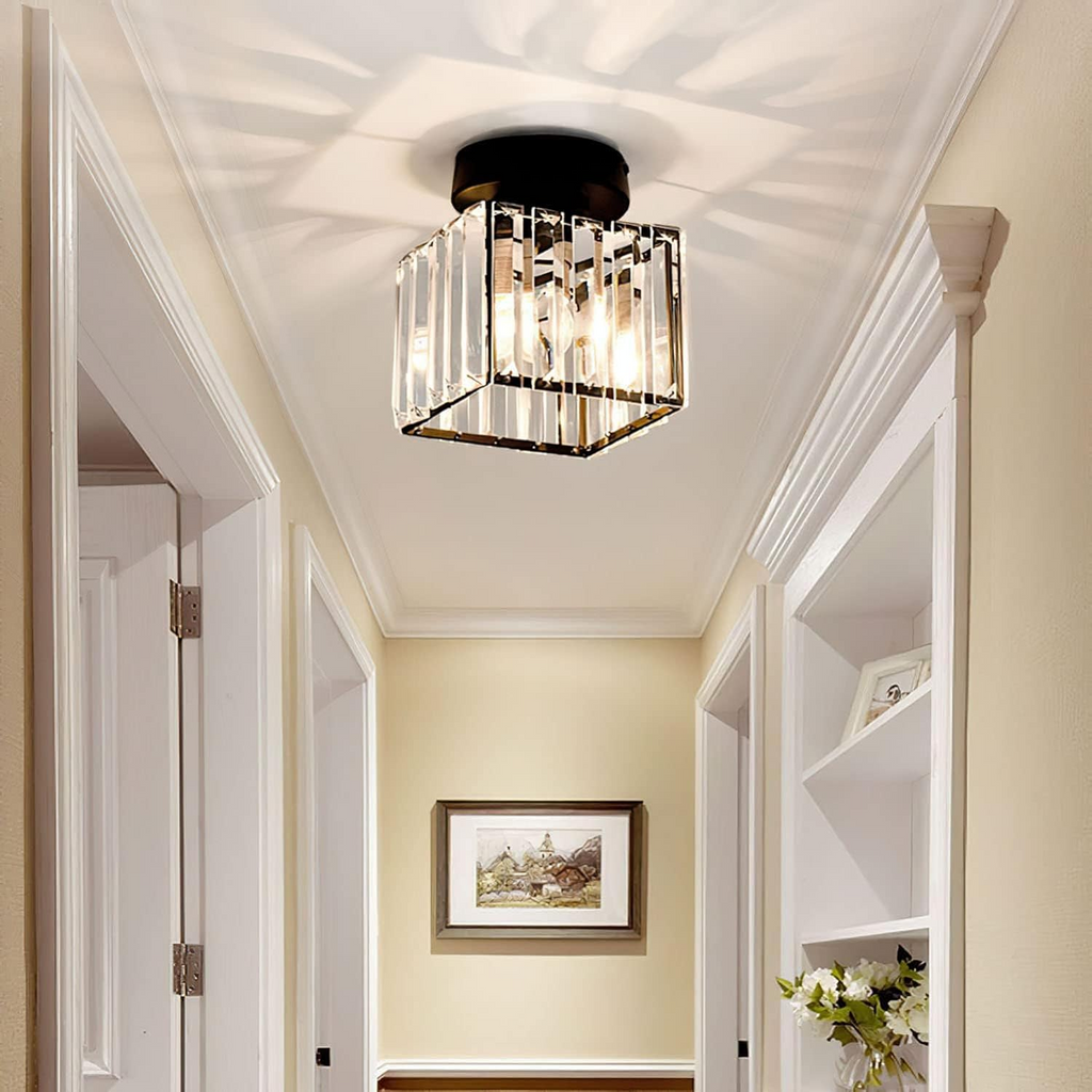 Krystalglas Loftlampe – Messingbeslag & Kompakt Design