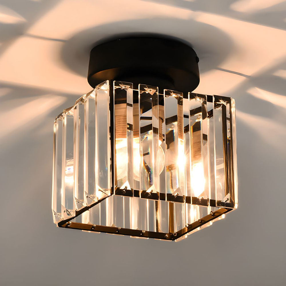 Krystalglas Loftlampe – Messingbeslag & Kompakt Design