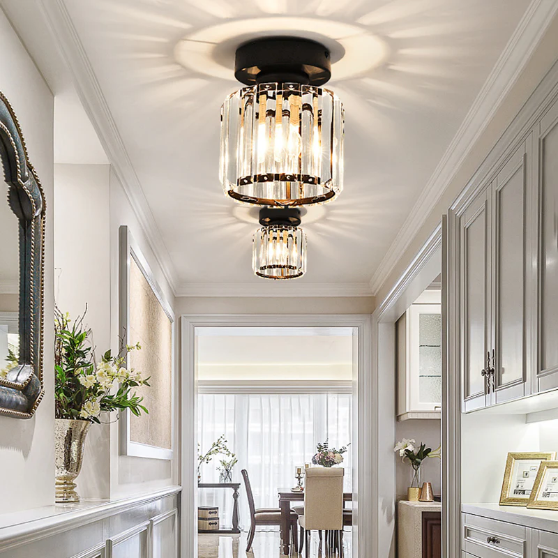 Krystalglas Loftlampe – Messingbeslag & Kompakt Design