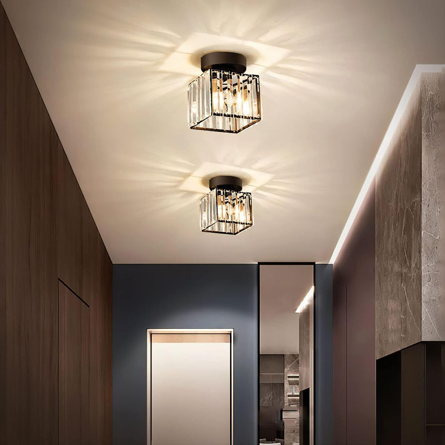 Krystalglas Loftlampe – Messingbeslag & Kompakt Design