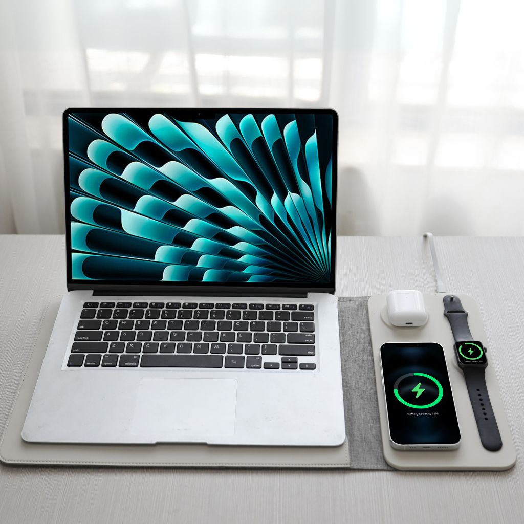 PowerDesk Sleeve – Slim Laptop Case med Trådløs Opladningsfunktion