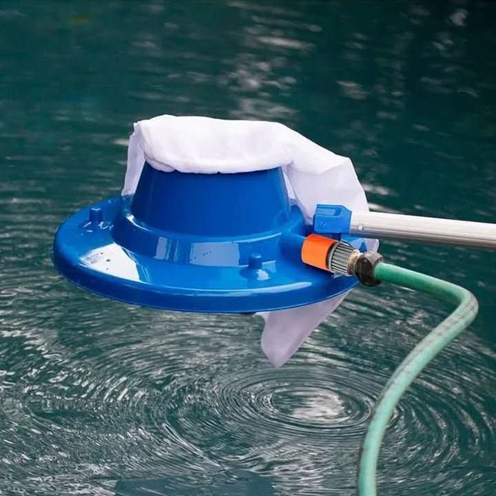 Poolrenser med slangeforbindelse til bund- og vægreinigung