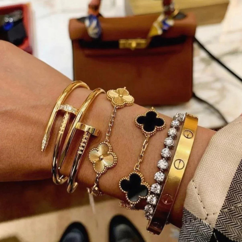 Clover Luck Armbånd | Elegant og Hypoallergenisk | Justerbart