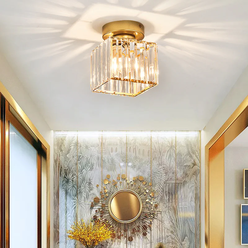 Krystalglas Loftlampe – Messingbeslag & Kompakt Design