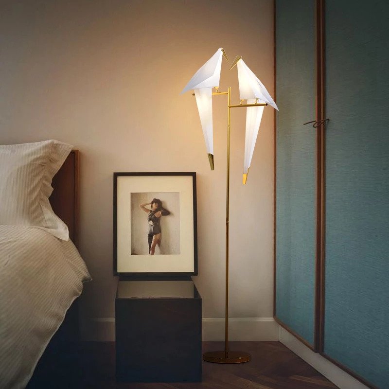 Origami Birdy Bordlampe – Hyggevarmt Lys og Moderne Vingedesign