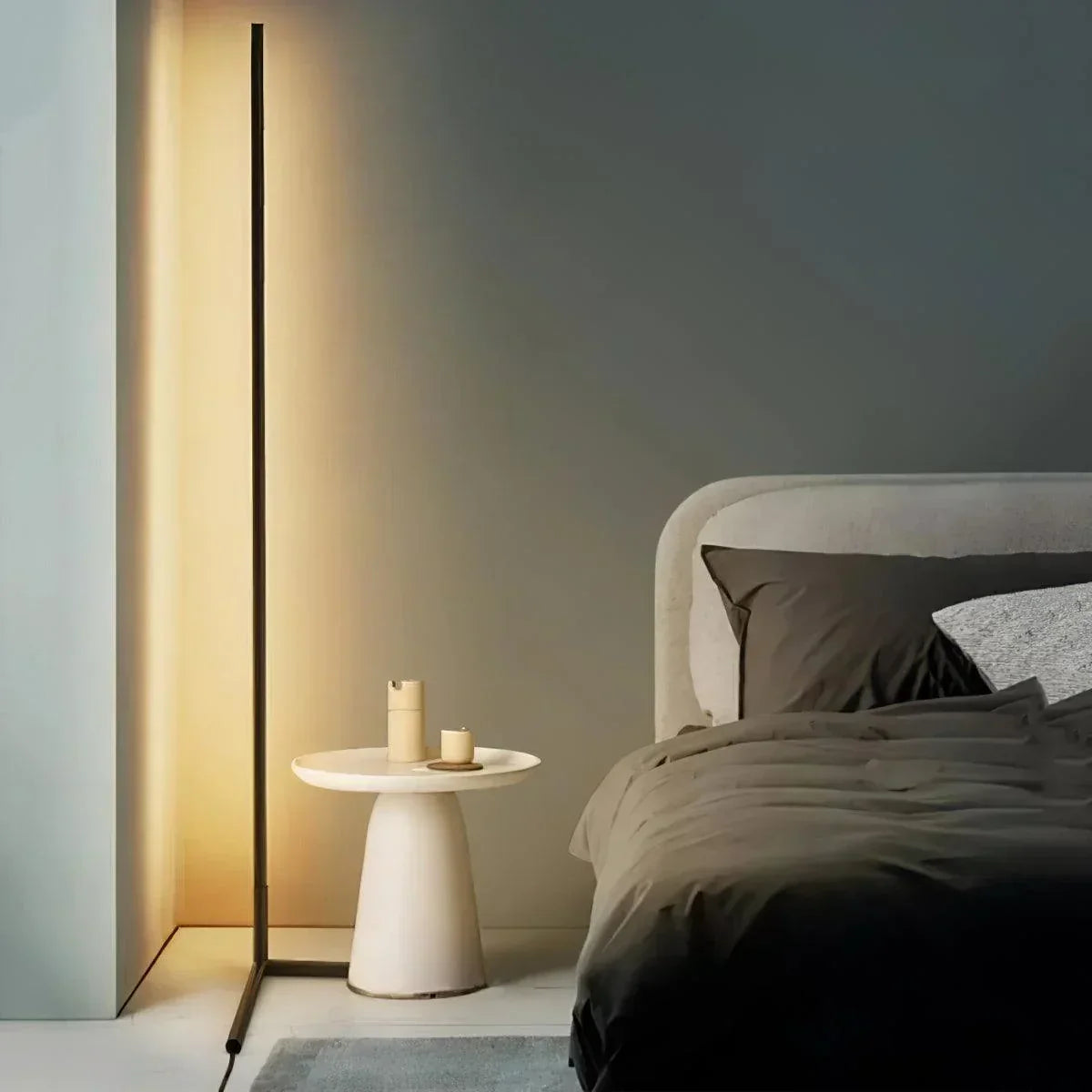 Minimalistisk LED Gulvlampe med Dæmpbare Lystilstande og Moderne Lineært Design