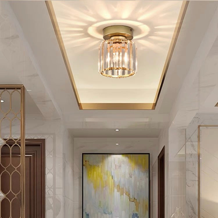 Krystalglas Loftlampe – Messingbeslag & Kompakt Design