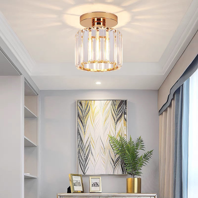 Krystalglas Loftlampe – Messingbeslag & Kompakt Design