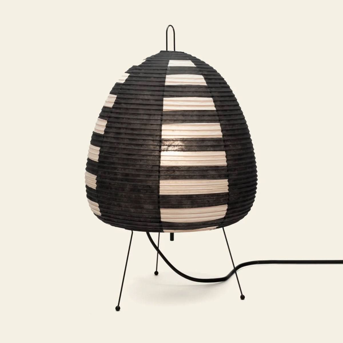 Bordlampe med Rispapir Skærm og Japansk Inspireret Design