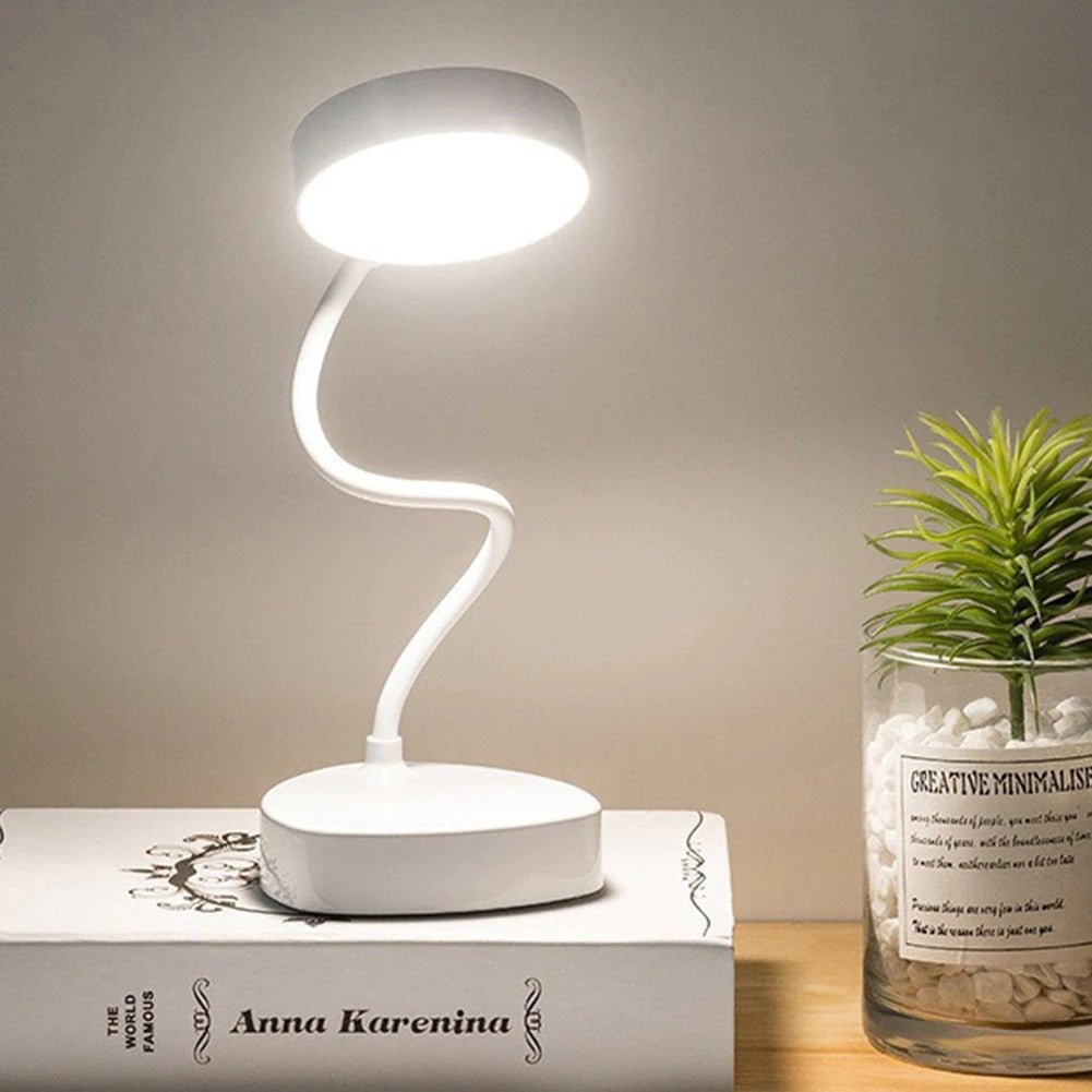 Moderne Justerbar LED Skrivebordslampe – Dæmpbart Lys med Fleksibel Hals og USB-forbindelse