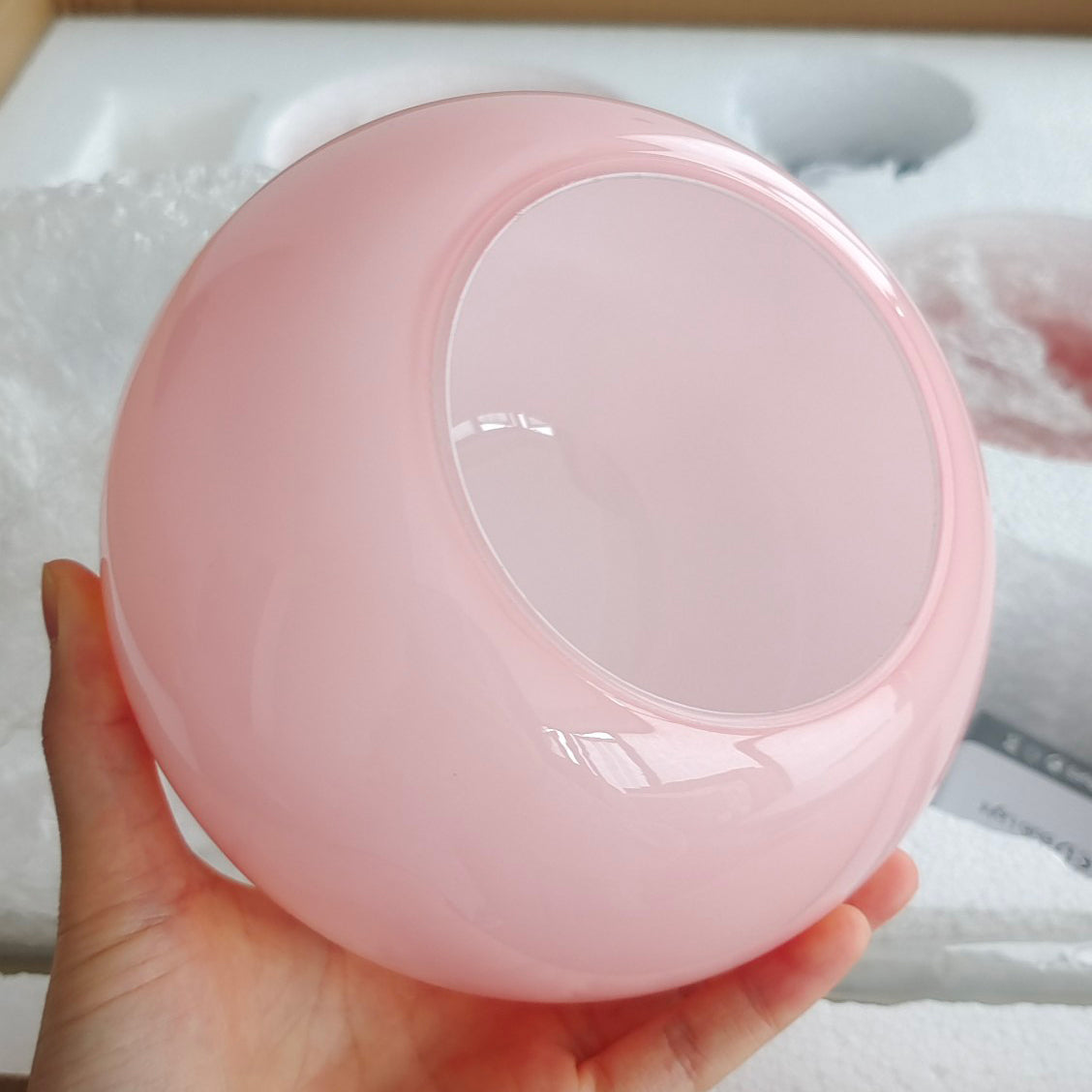 Elegant Lys Cirkel Pendellampe – En Subtil Tilføjelse til Enhver Indretning