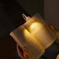 Mini Boglys - Bærbart Klipslys med USB-opladning, Dæmpbar LED til Soveværelse, Øjenbeskyttelse og Camping - 360° Drejbar Klips Boglampe