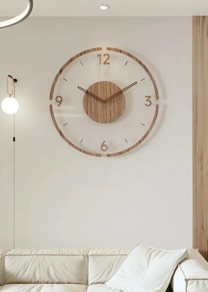 Moderne vægurs i træ – Minimalistisk og elegant design til stuen