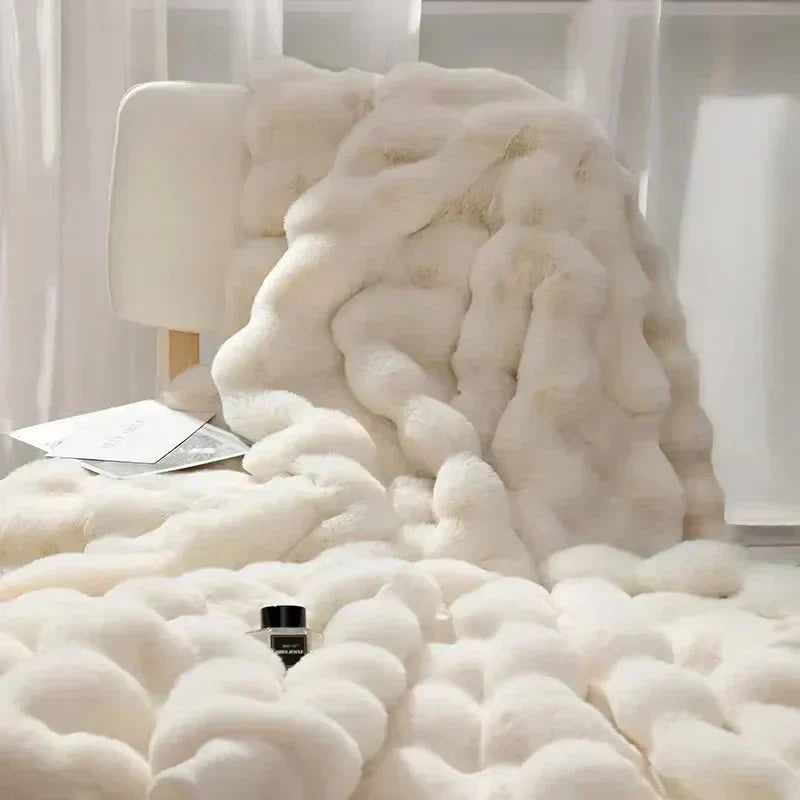 VeloraWeave Kanin Faux Fur Plaid Til Hyggelig Varme I Hjemmet