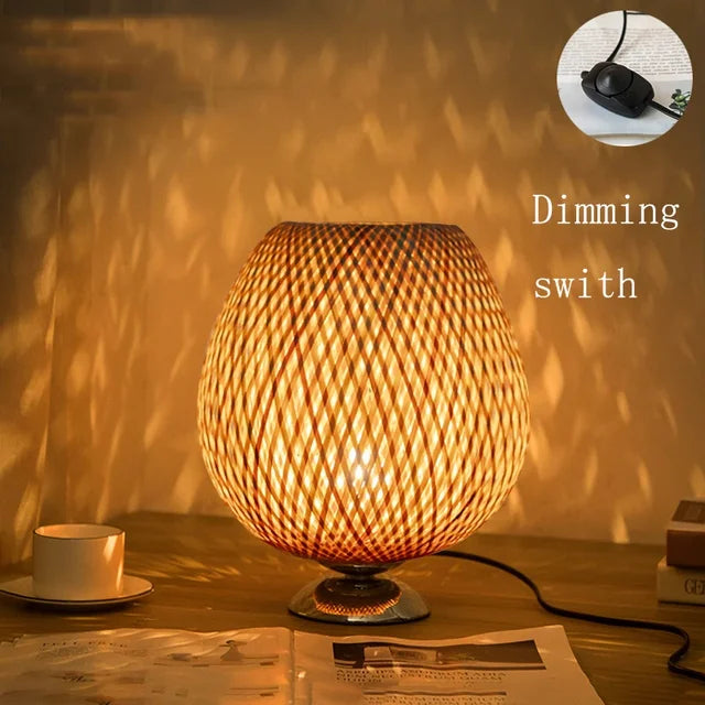 Vintage Bambus Bordlampe med Varmt Lys og Naturligt Udseende