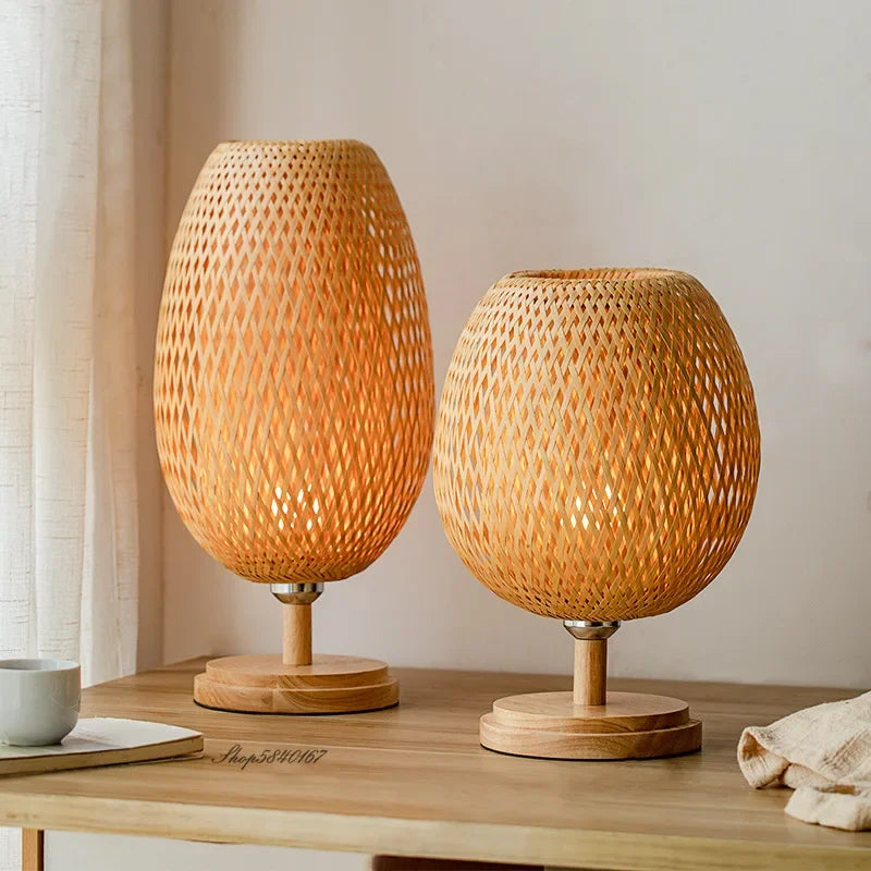 Vintage Bambus Bordlampe med Varmt Lys og Naturligt Udseende