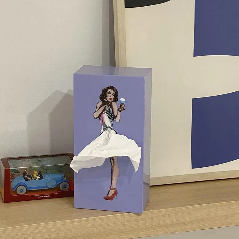 Kevara Mindeske Tissueskasse med Vintage Pin-Up Kjole Designs i Træfinish