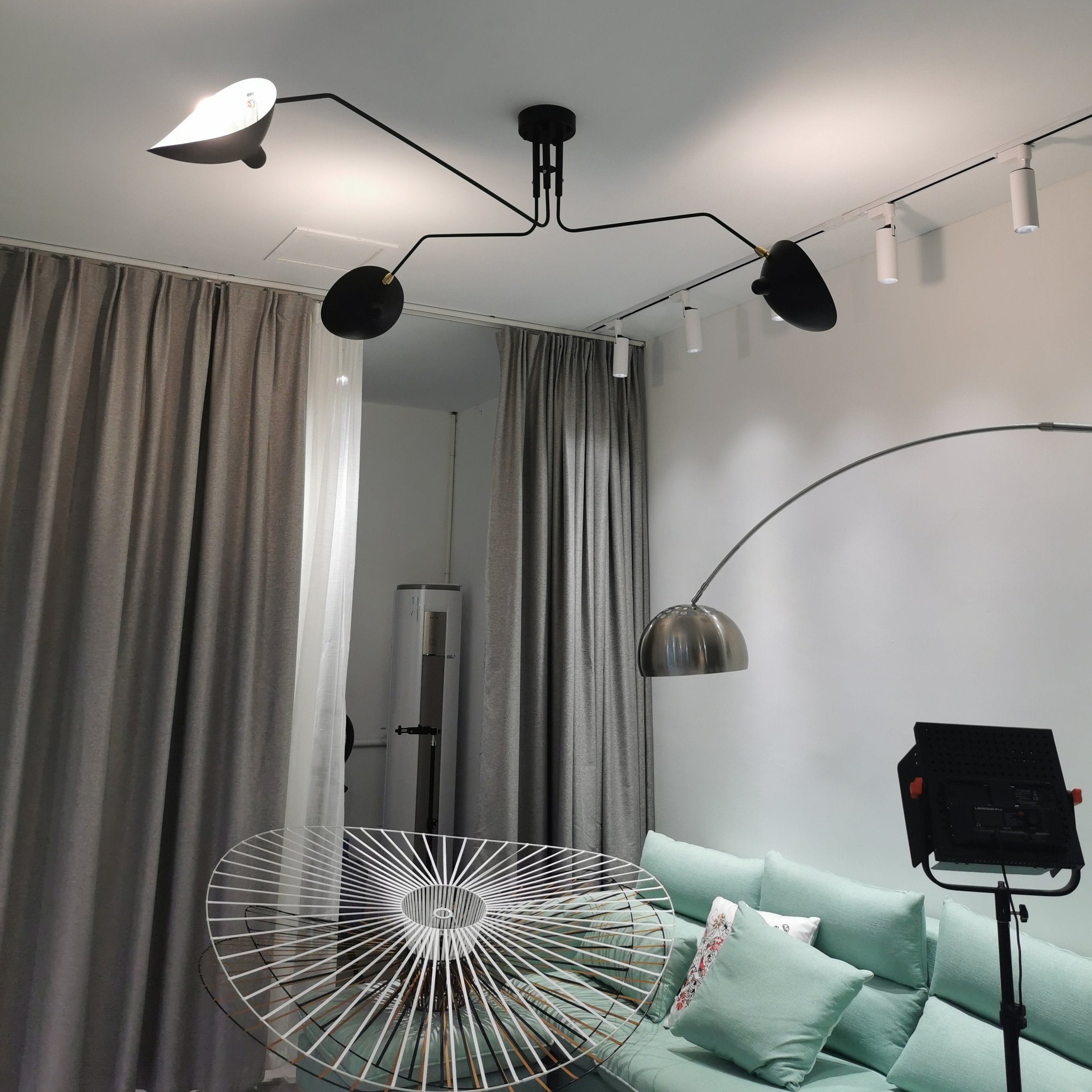 Serge Mouille Justerbar Loftlampe - Multi-Arm Design