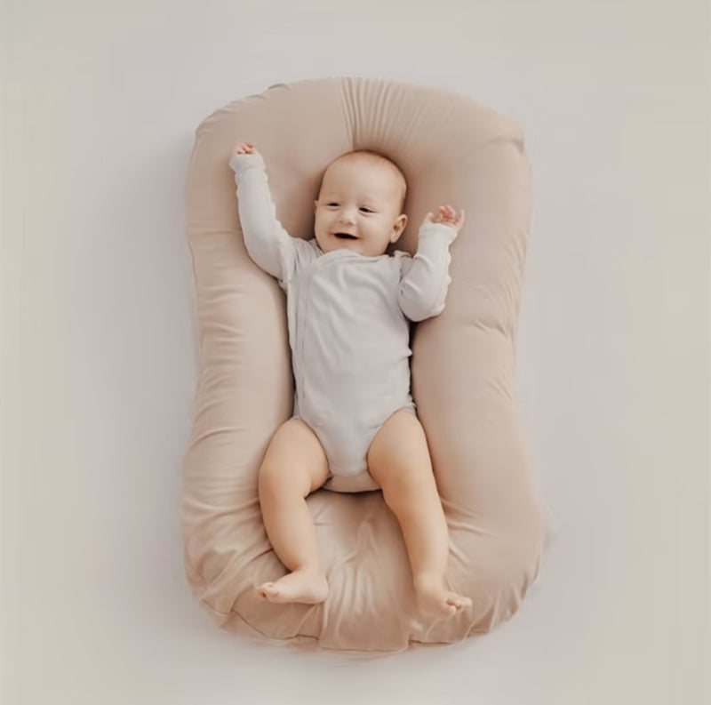 Alsidig Ortopædisk Baby Pude – Blød & Åndbar Støtte