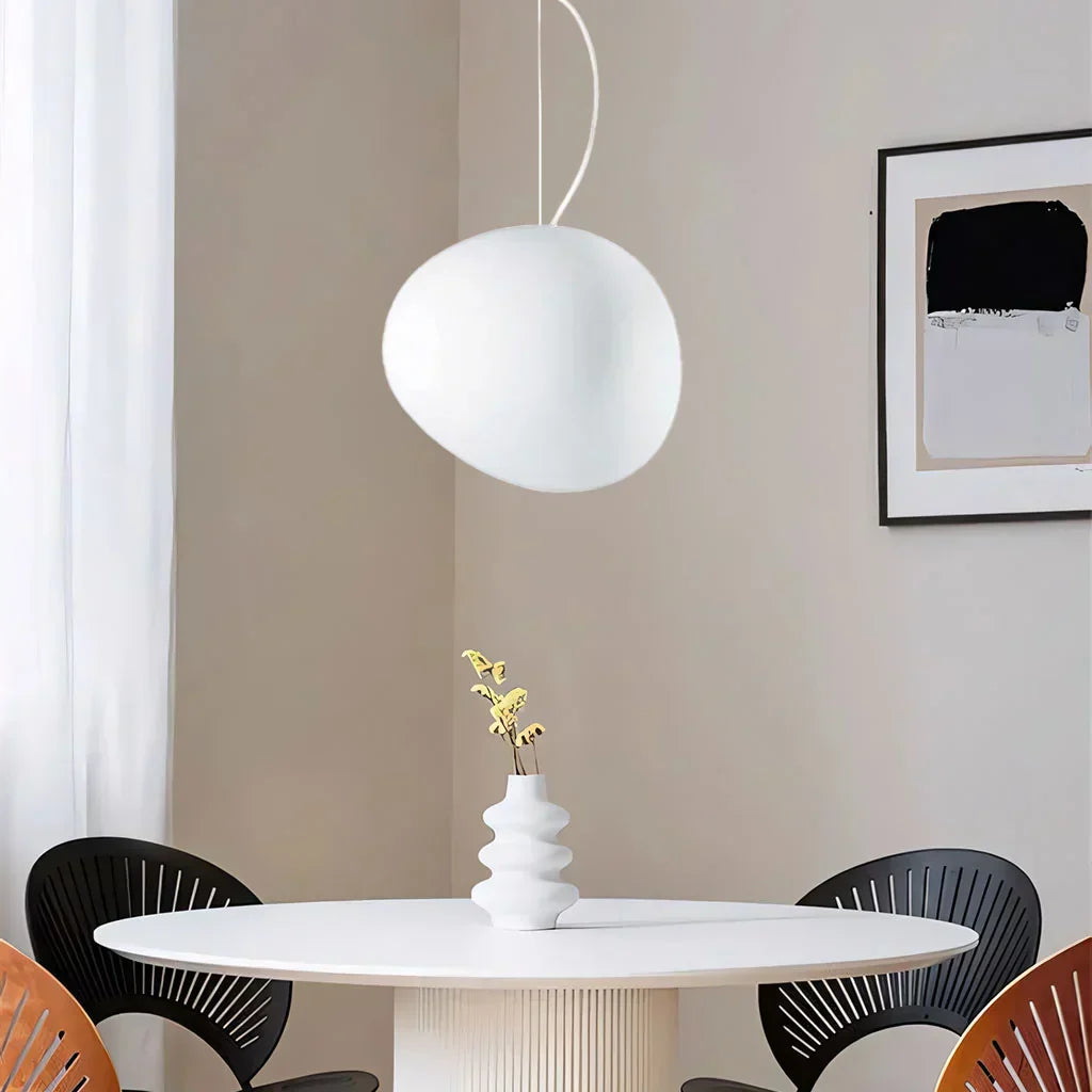 Elegant Hvid Pebble Pendel lampe med Minimalistisk Design