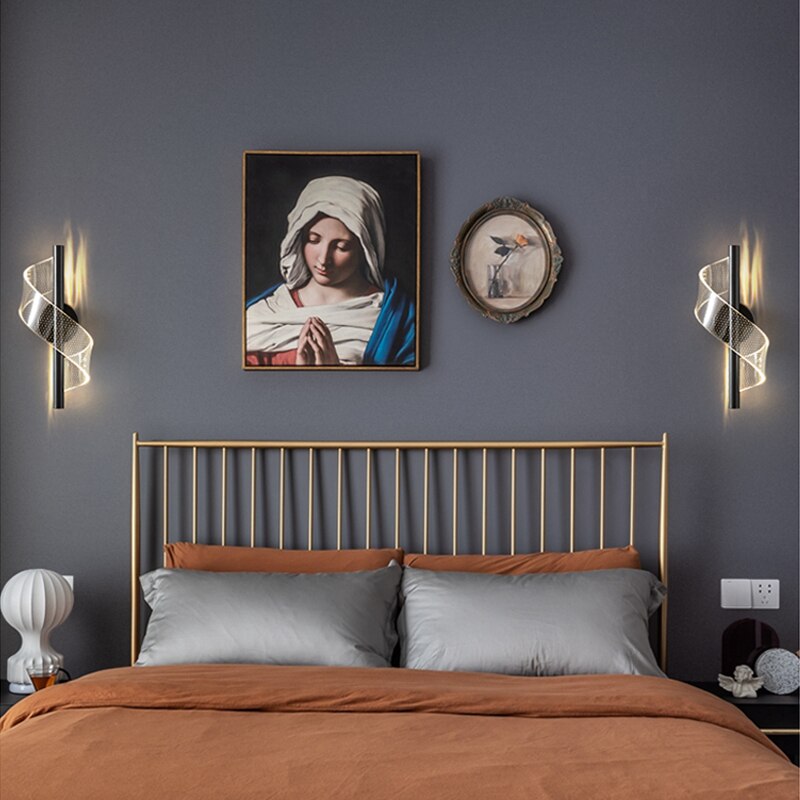 Moderne LED Væglampe med Bølget Design og Justerbare Lysfarver