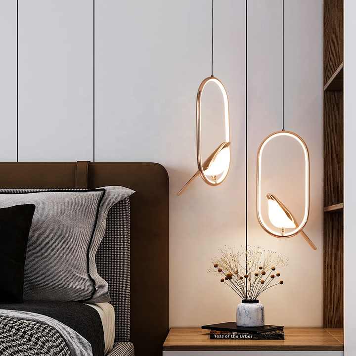 Moderne Pendelampe med Gyldent Fugl Design